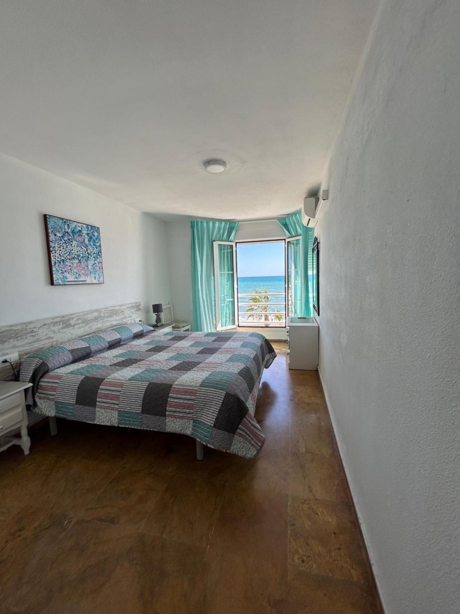 Apartamento Frente Al Mar,Primera Linea De Playa リンコン・デ・ラ・ビクトリア エクステリア 写真